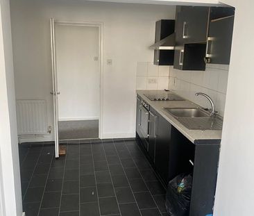 1 Bed Flat, Stapleton Road, BS5 - Photo 2
