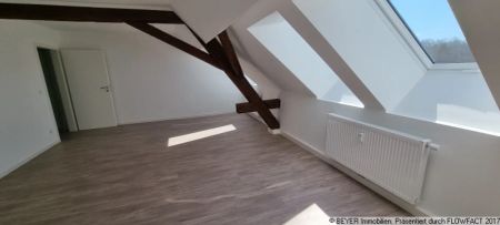 3 Zimmer Wohnung mit 88qm im DG eines ehemaligen 4 Seitenhofes zu vermieten - Photo 4