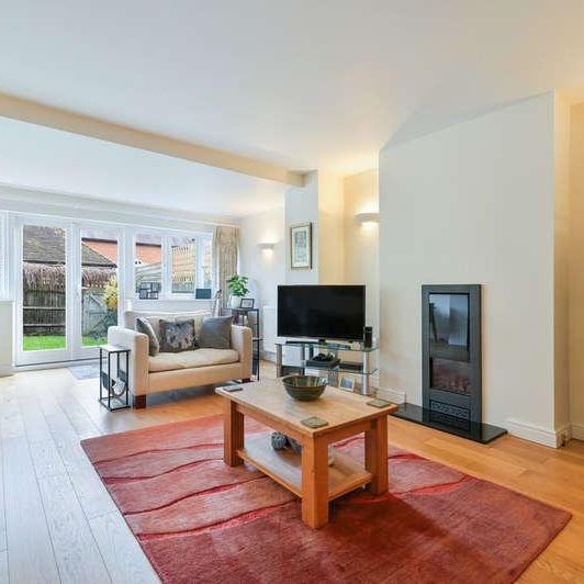 Pilgrim Mews, Reigate, RH2 - Photo 1