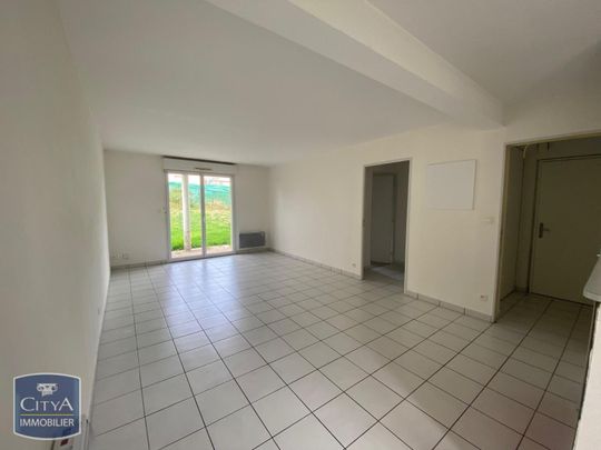 Location Appartement 2 pièces 50m² SABLE SUR SARTHE 72300 - Photo 1