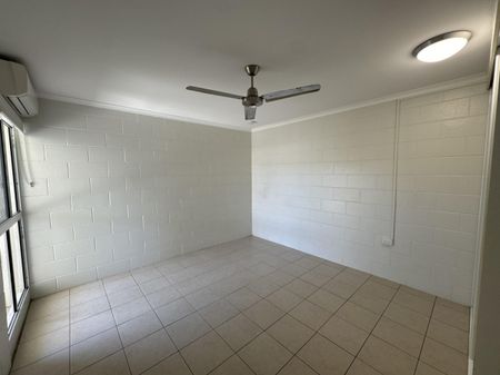 Modern 2-Bedroom Unit with Private Yard - Photo 5