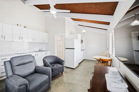 Furnished and ready to move in - Photo 3