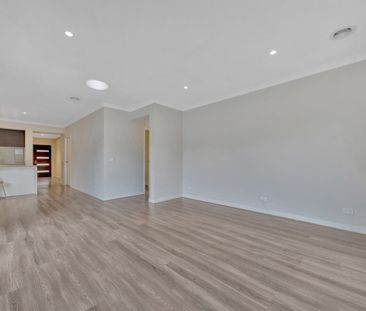 Impressive family home! - Photo 3