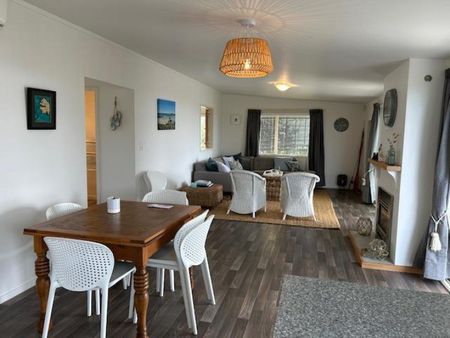 Charming Algies Bay home - Photo 5