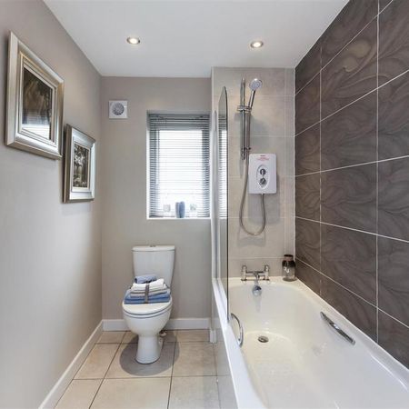 3 bedroom terraced house to rent - Photo 3