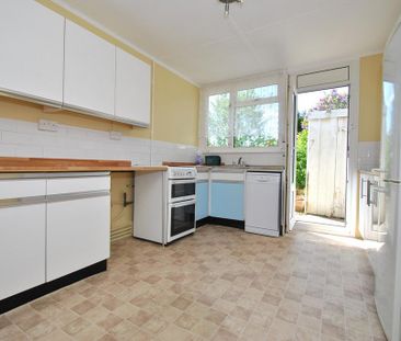 3 bedroom semi-detached bungalow to rent - Photo 3