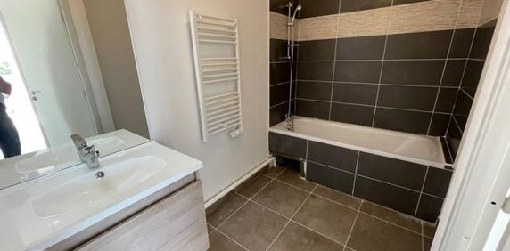 Location Appartement 3 pièces 60m² ARLES 13200 - Photo 2