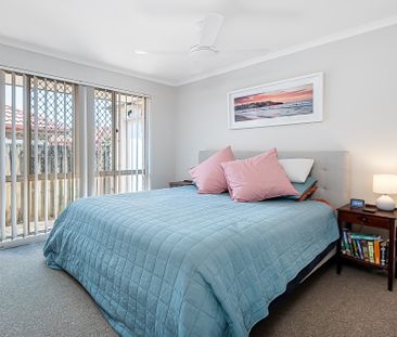 FAMILY HOME WITH POOL IN CENTRAL ROBINA - Photo 3