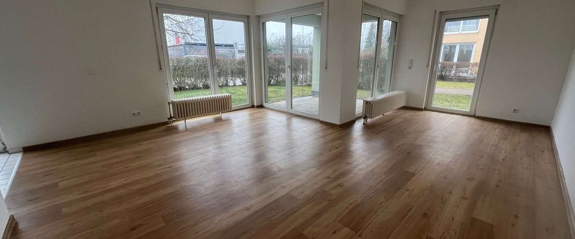 Ruhige Wohnlage / modernes Laminat / Terrasse / TG-Stellplatz - Foto 1