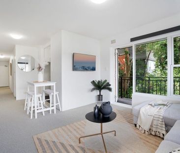 Charming 2-Bedroom Apartment in Vibrant Manly - Prime Location, Modern Amenities, and Convenient Lifestyle! - Photo 3