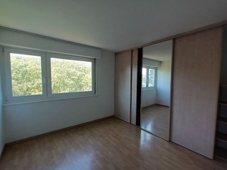 Location Appartement 4 pièces 75m² - Photo 3
