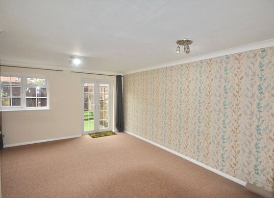 Middle Lane, Epsom, Surrey, KT17 1DP - Photo 1