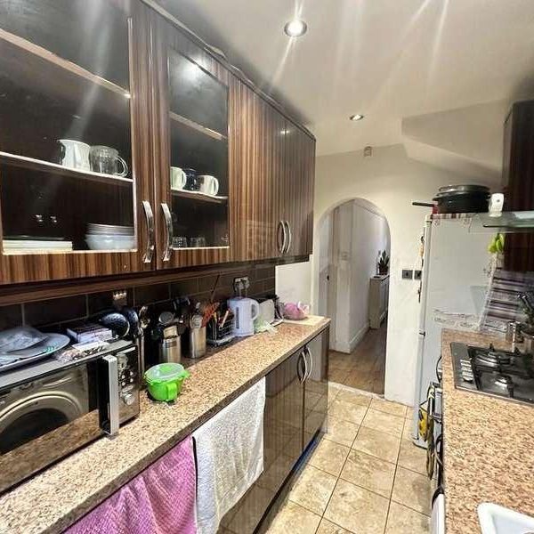 Leamington Crescent, Harrow, HA2 - Photo 1