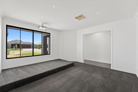Lovely 4 x 2 in Baldivis - Photo 5