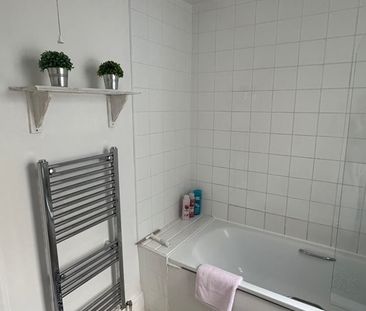 3 Bed Maisonette, Parfett Street, E1 - Photo 4