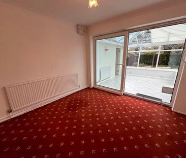 The Broad Shoard, Cowbridge - Photo 4