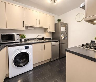 2 bedroom flat to rent - Photo 3
