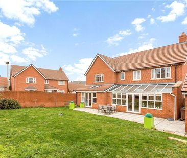 A detached, five bedroom, family home - Photo 6