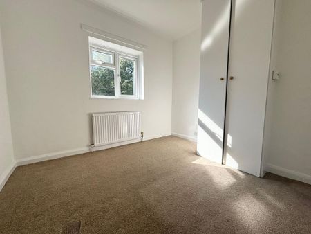 2 bedroom semi-detached house to rent - Photo 4