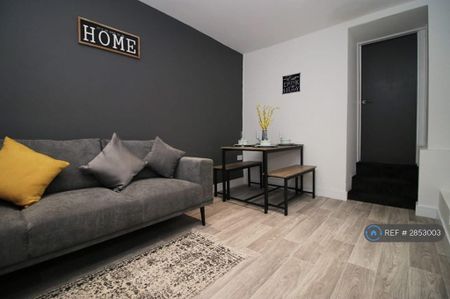 2 bedroom flat to rent - Photo 5