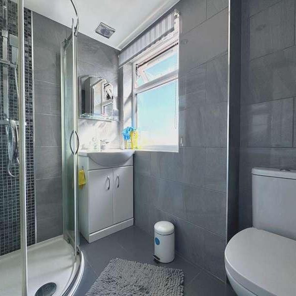 Byron Avenue, Manor, E12 - Photo 1