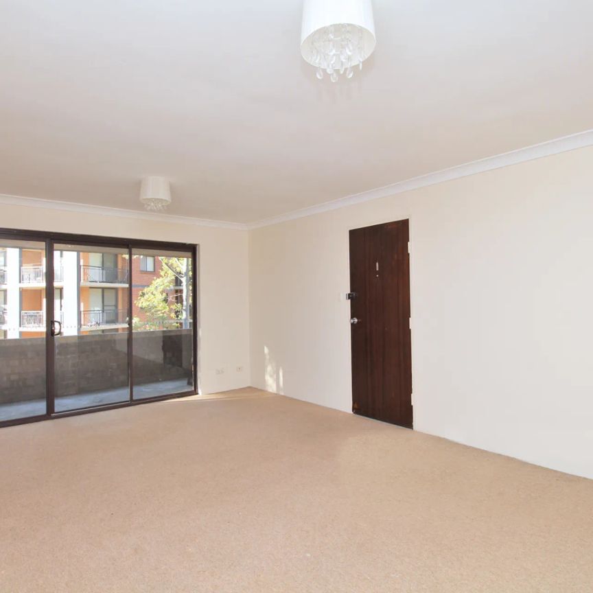 Cosy 2-Bedroom Retreat Near Parramatta Golf Course & Parramatta Park - Photo 1