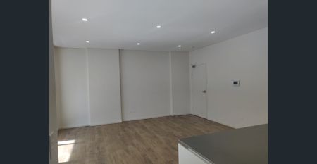 Neat Two bedroom apartment available in the heart of Miranda - Photo 3