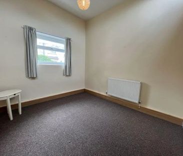 Knowsley Road, Southport, PR9 - Photo 2