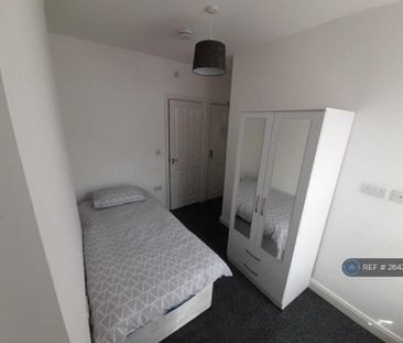 1 bedroom in a house share to rent - Photo 4