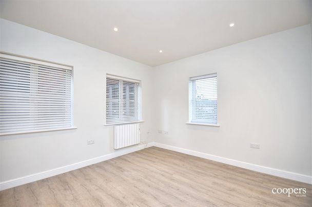 Serpentine Court, Northwood, HA6 - Photo 1