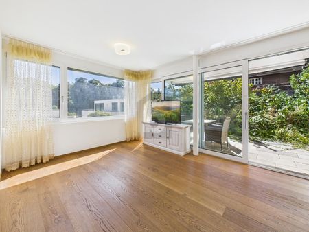 LIGHT-FLOODED WITH TERRACE - Photo 2