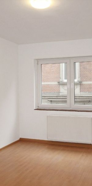 Helle City-Wohnung mit Balkon, Tageslichtbad und Wohnküche - Photo 1