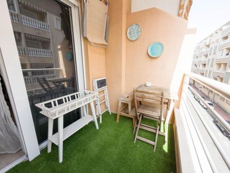 2 room luxury Flat for rent in Torrevieja, Valencia - Photo 3