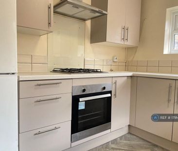 3 bedroom terraced house to rent - Photo 3