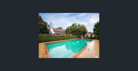 SPLIT LEVEL 2 BEDROOM TOWNHOUSE IN MARSFIELD - Photo 2