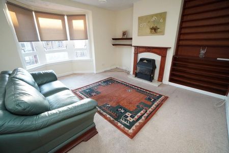 3 bedroom flat to rent - Photo 4