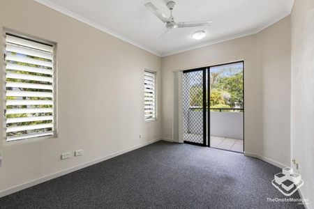 Inner City Duplex - 2 Bedroom + 2 Underground Car Parks! - Photo 3