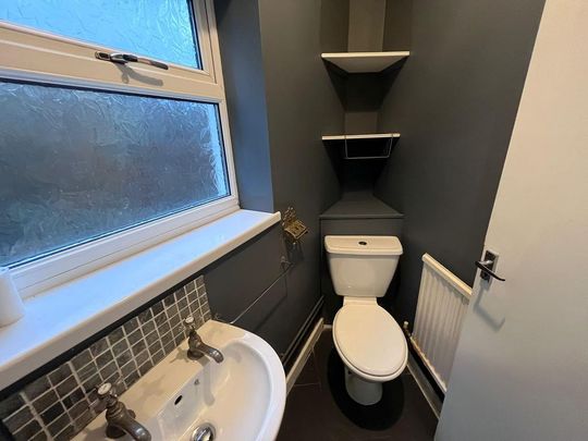 3 bedroom semi-detached house to rent - Photo 1