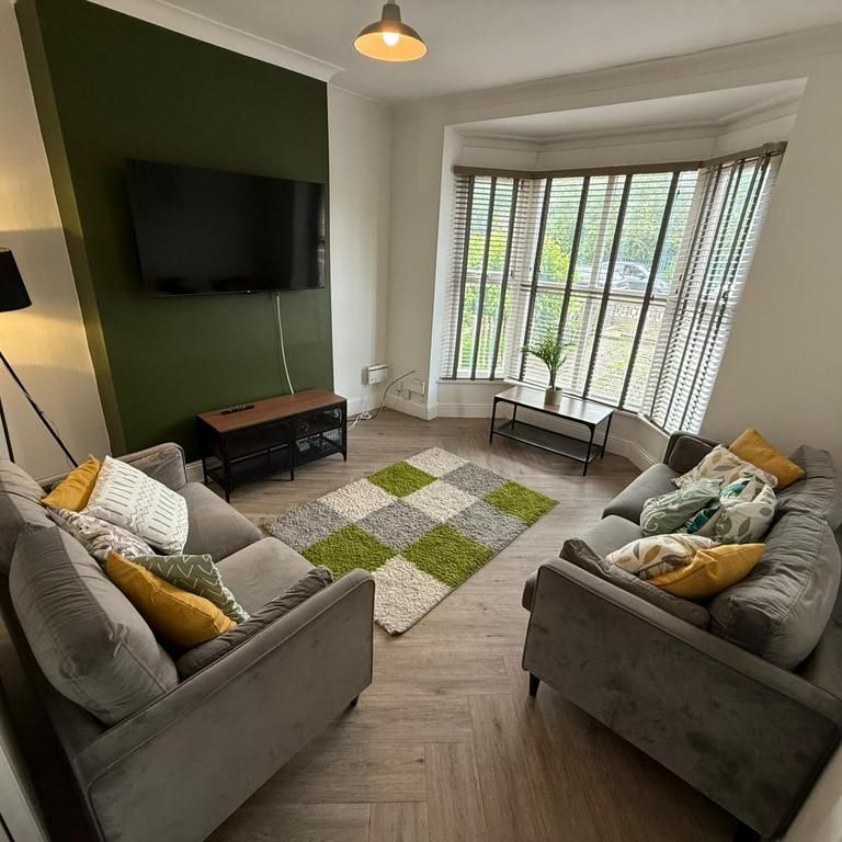 1 bedroom in a house share to rent - Photo 1