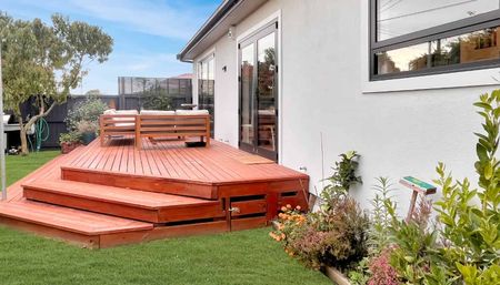 Warm and cozy 3 bedroom home with garage! - Photo 5