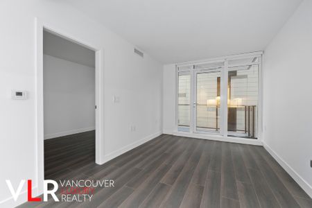 Condo in Vancouver East Side, BC - Photo 3