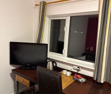 Room 205, SimplyStay Lincoln Road, Skegness, Lincolnshire, PE25 2EA - Photo 4