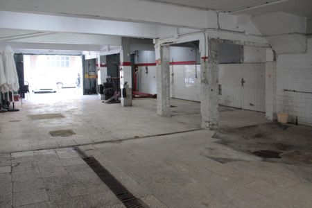 Sevilla, Andalusia 41008 - Photo 5