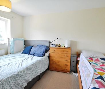 2 bedroom end of terrace house to rent - Photo 1
