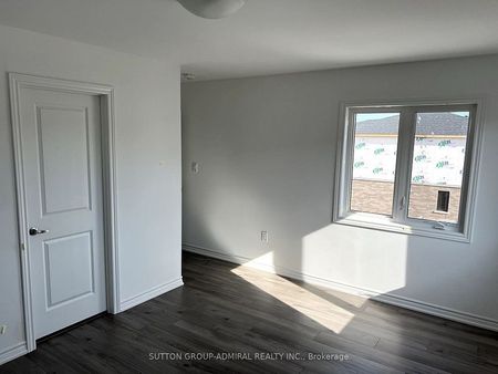 For Lease - 12 PUMPKIN CORNER Crescent, Barrie, Ontario - Photo 5