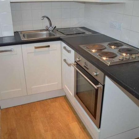 Deane Drive, Taunton, TA1 - Photo 4