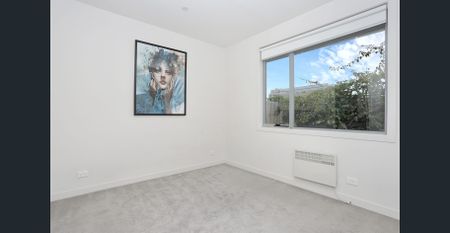 Contemporary Two-Level Living in a Prime Lifestyle Pocket - Photo 3