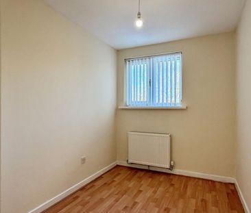 2 bedroom semi-detached house to rent - Photo 3