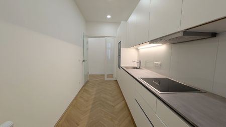 ERSTBEZUG: Unbefristete 3-Zimmer Altbau-Wohnung mit Balkon nahe Palais Auersperg in 1080 Wien zu mieten - Foto 3