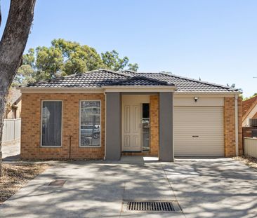 Low Maintenance Living & Close to La Trobe University - Photo 3